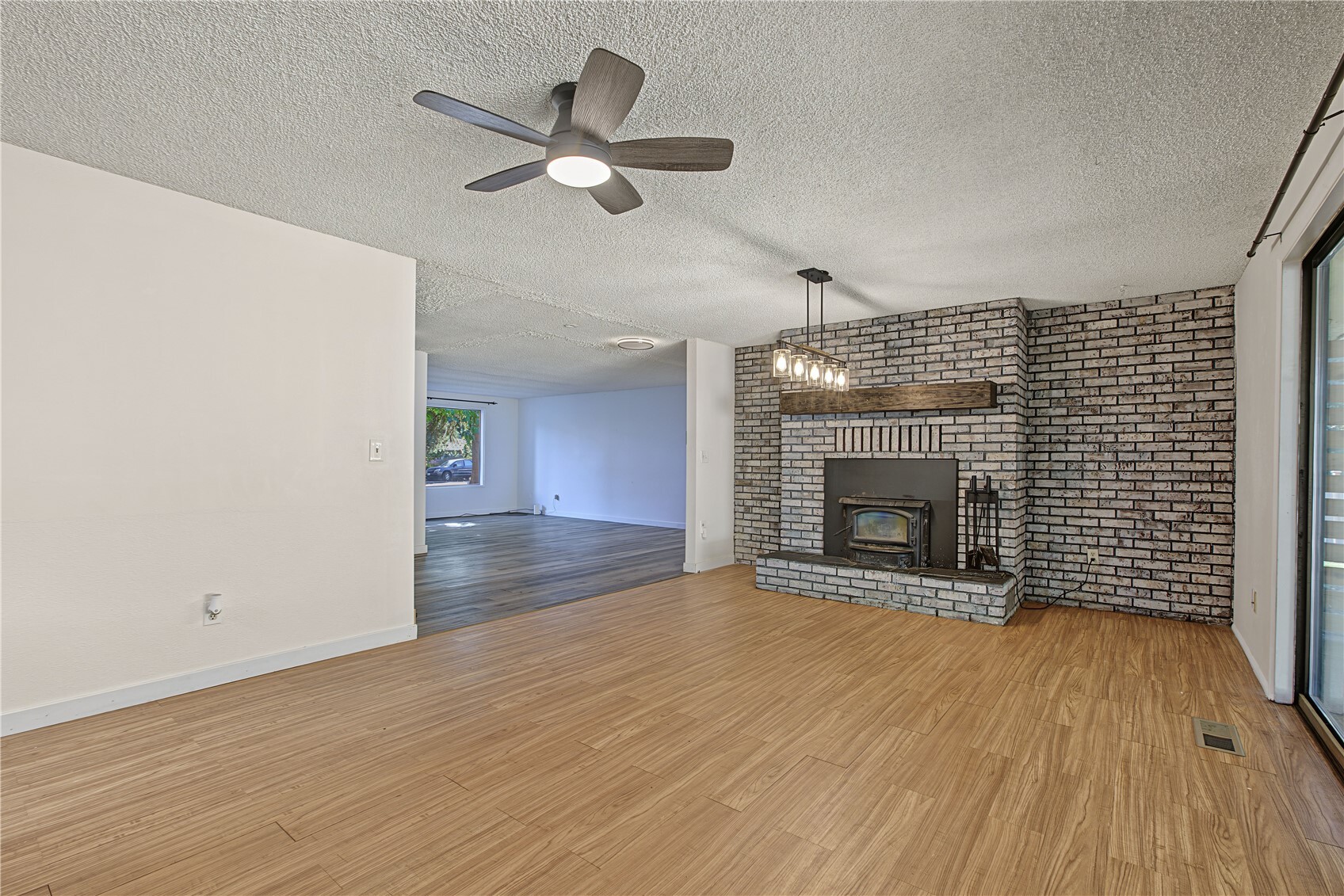 1601 Sunset Way Property Photo 11