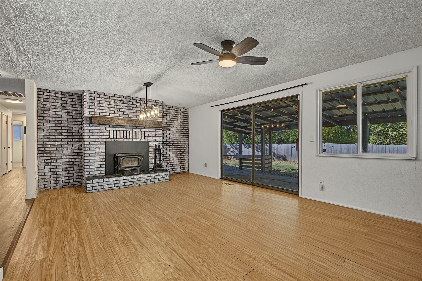 1601 Sunset Way Property Photo 12
