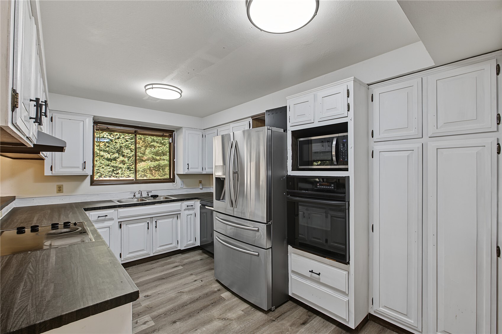 1601 Sunset Way Property Photo 13