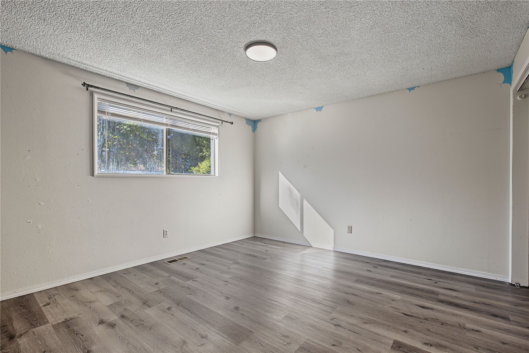 1601 Sunset Way Property Photo 23