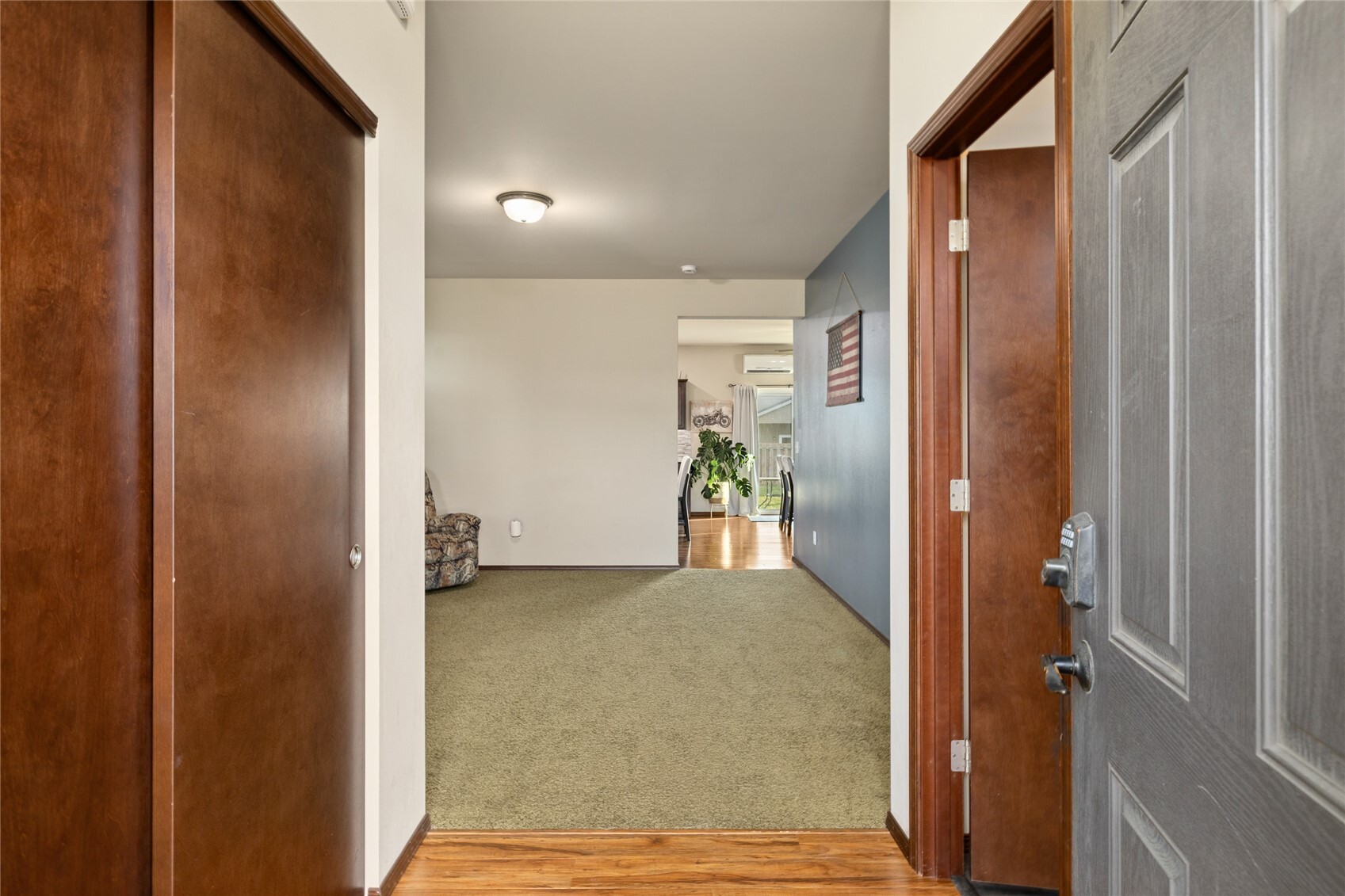 212 E Country Side Avenue Ave Property Photo 4