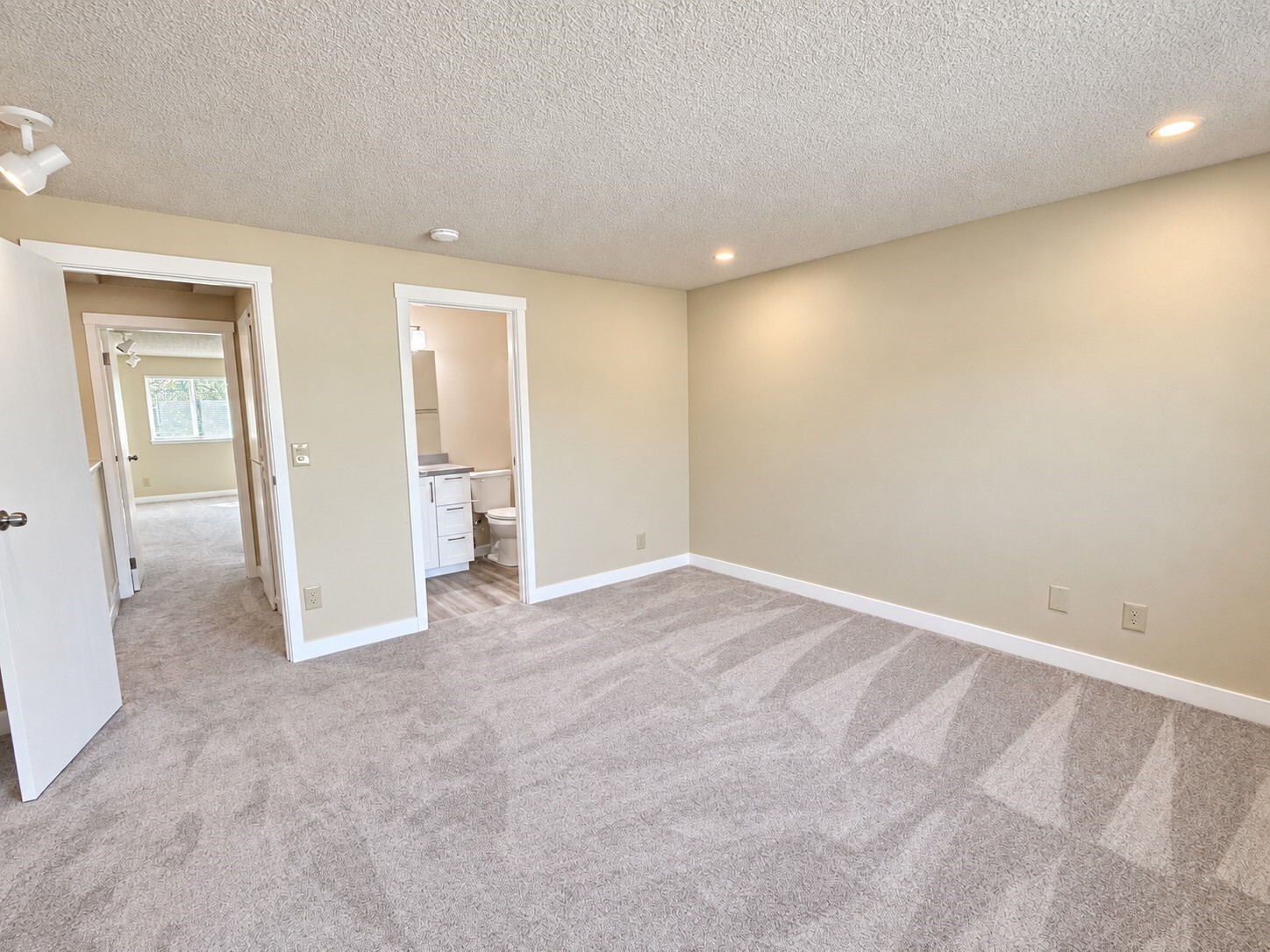 21513 4th Avenue C13 Property Photo 10