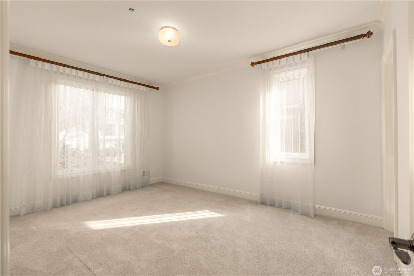 410 8th Avenue Property Photo 14