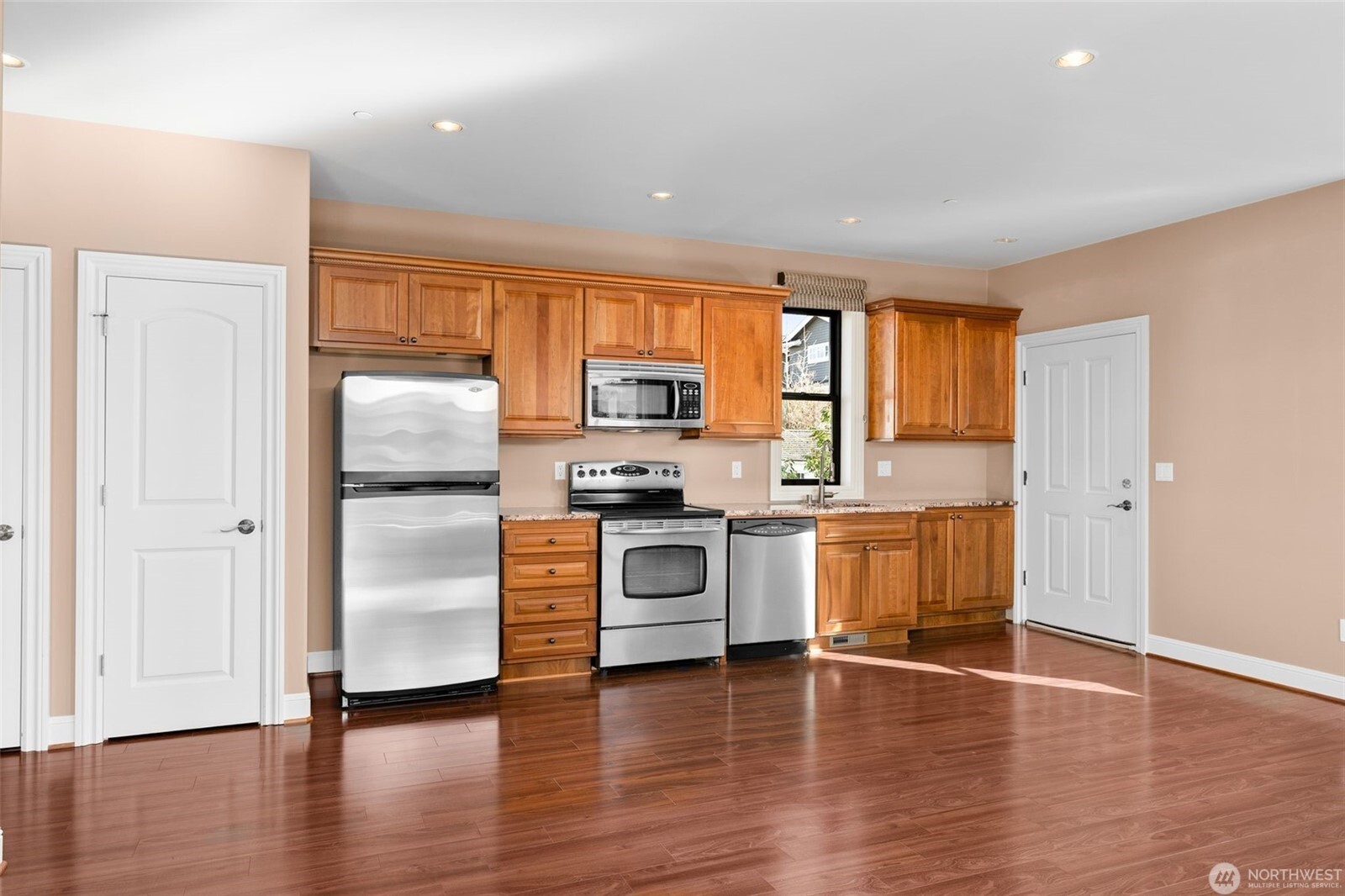 410 8th Avenue Property Photo 20