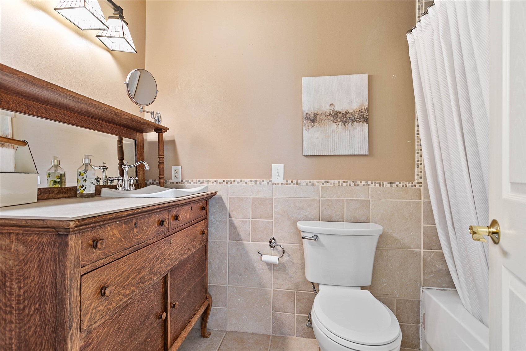 909 Queen Street Property Photo 21