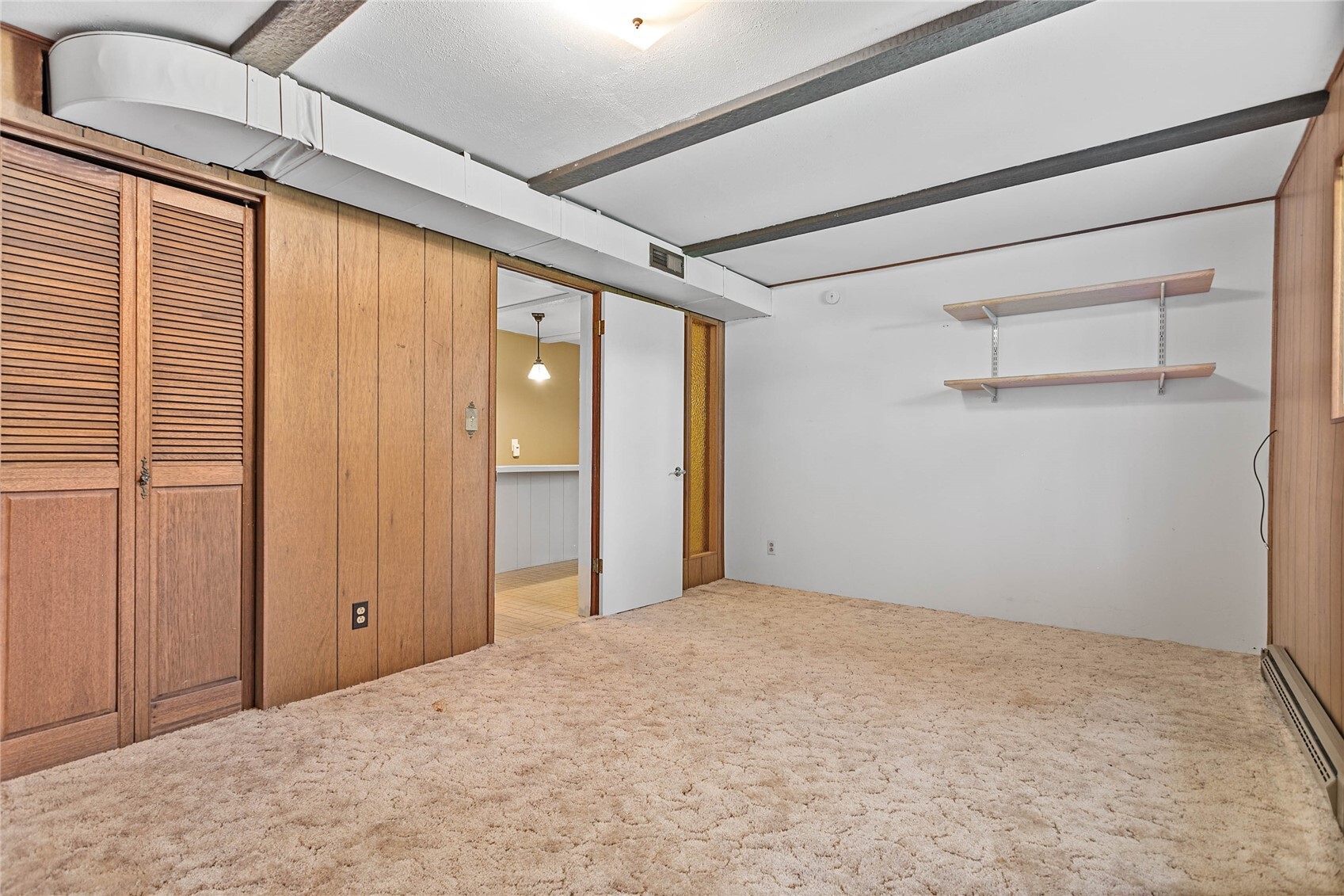 909 Queen Street Property Photo 29