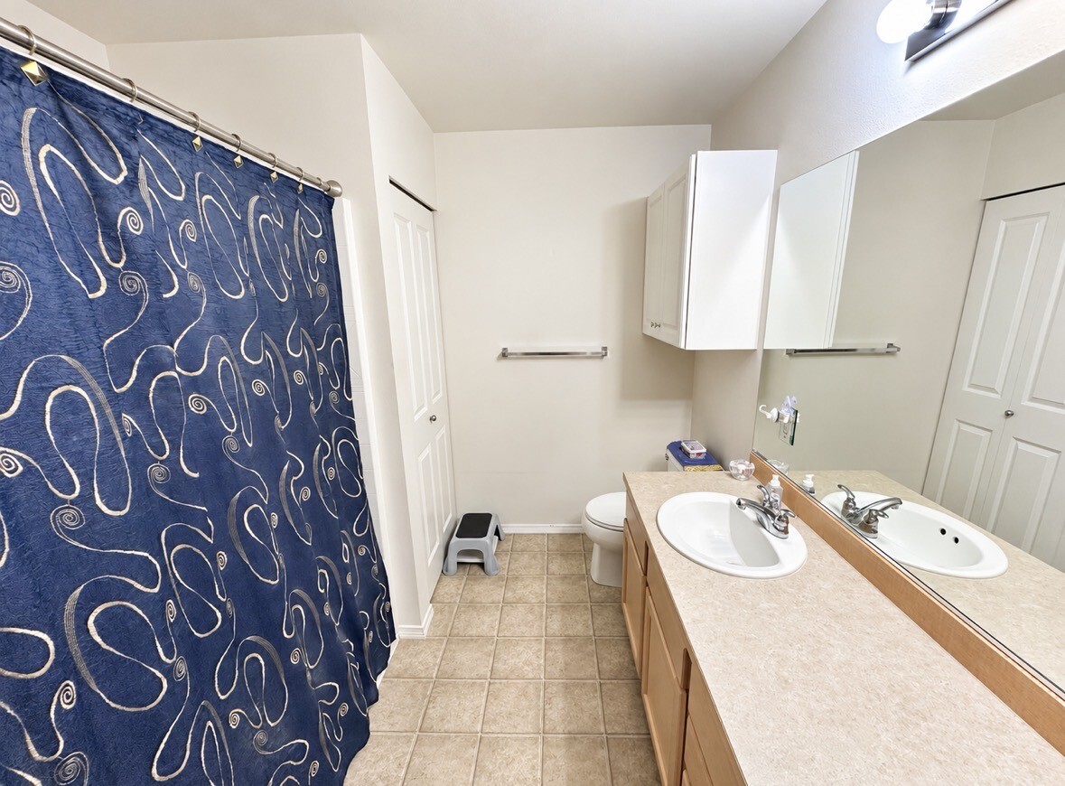 6430 Isaac Avenue F Property Photo 12