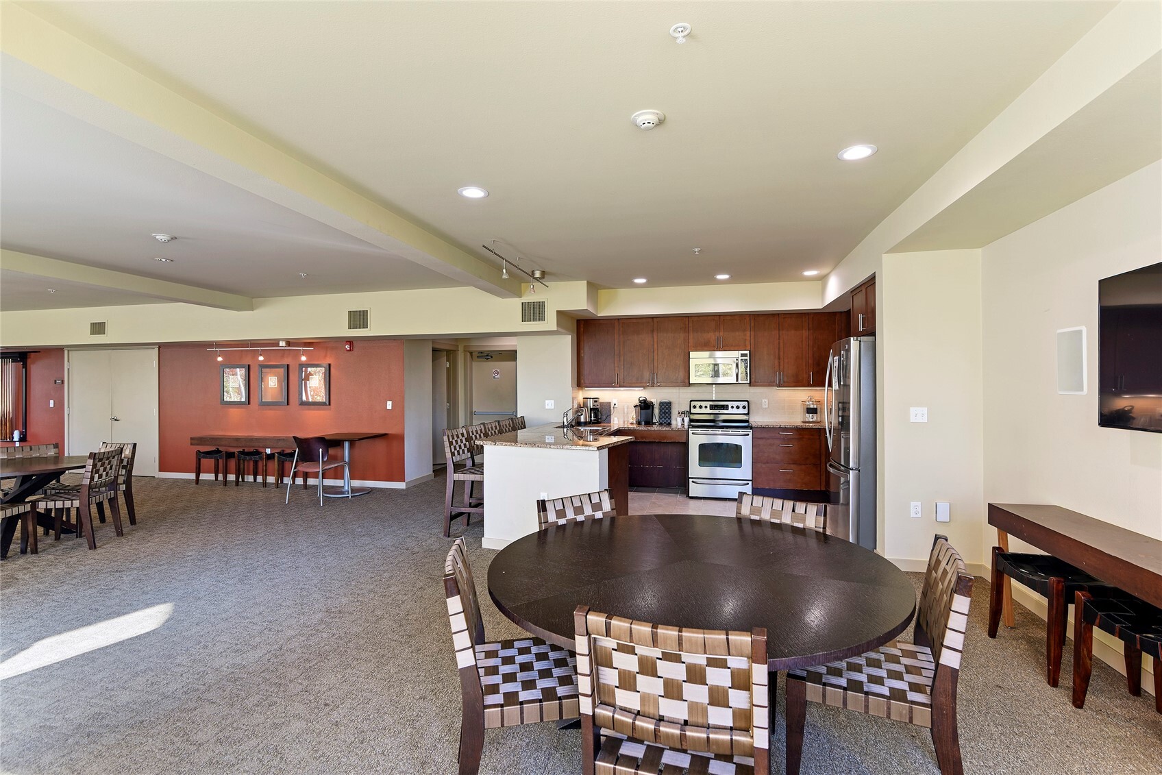 145 Ferncliff Avenue D341 Property Photo 34