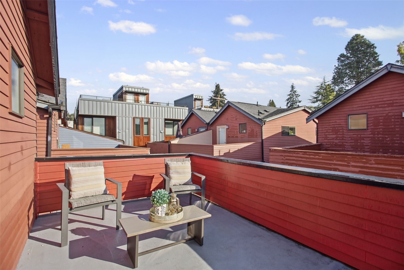 3607 N Interlake Ave B Property Photo 4