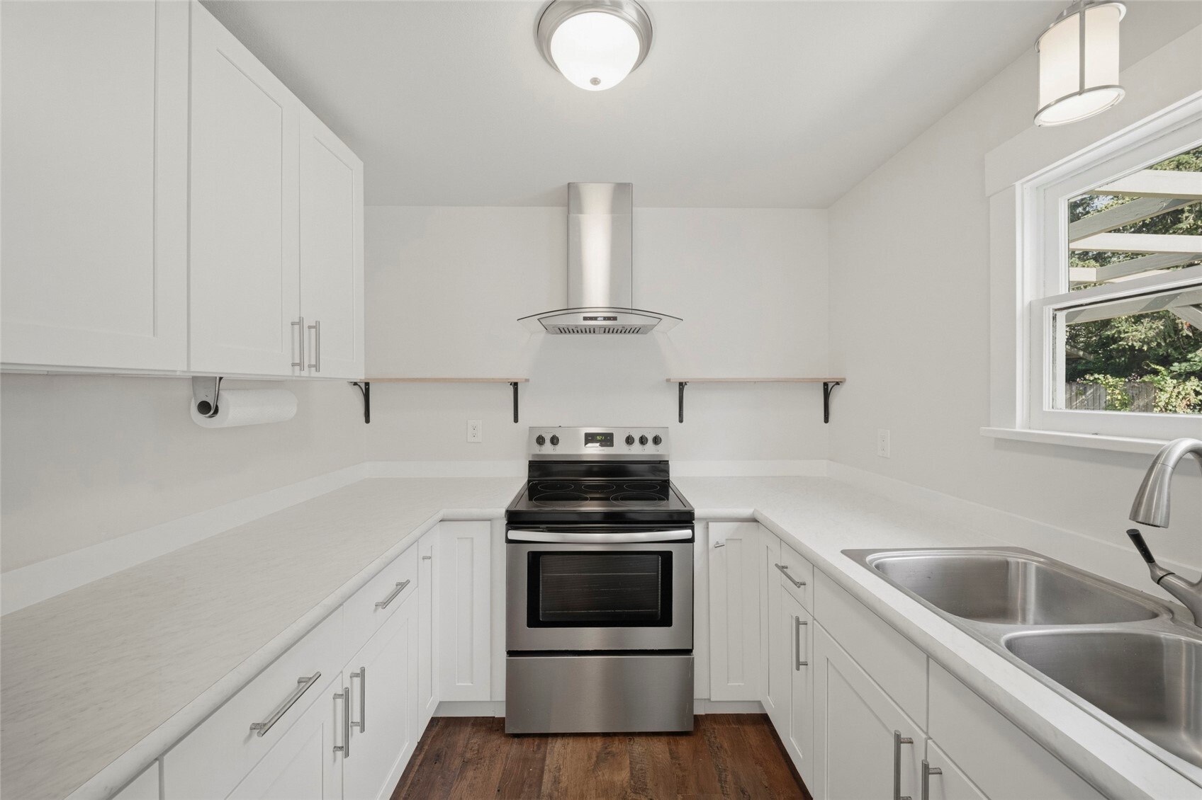 2110 Jackson Avenue Property Photo 8