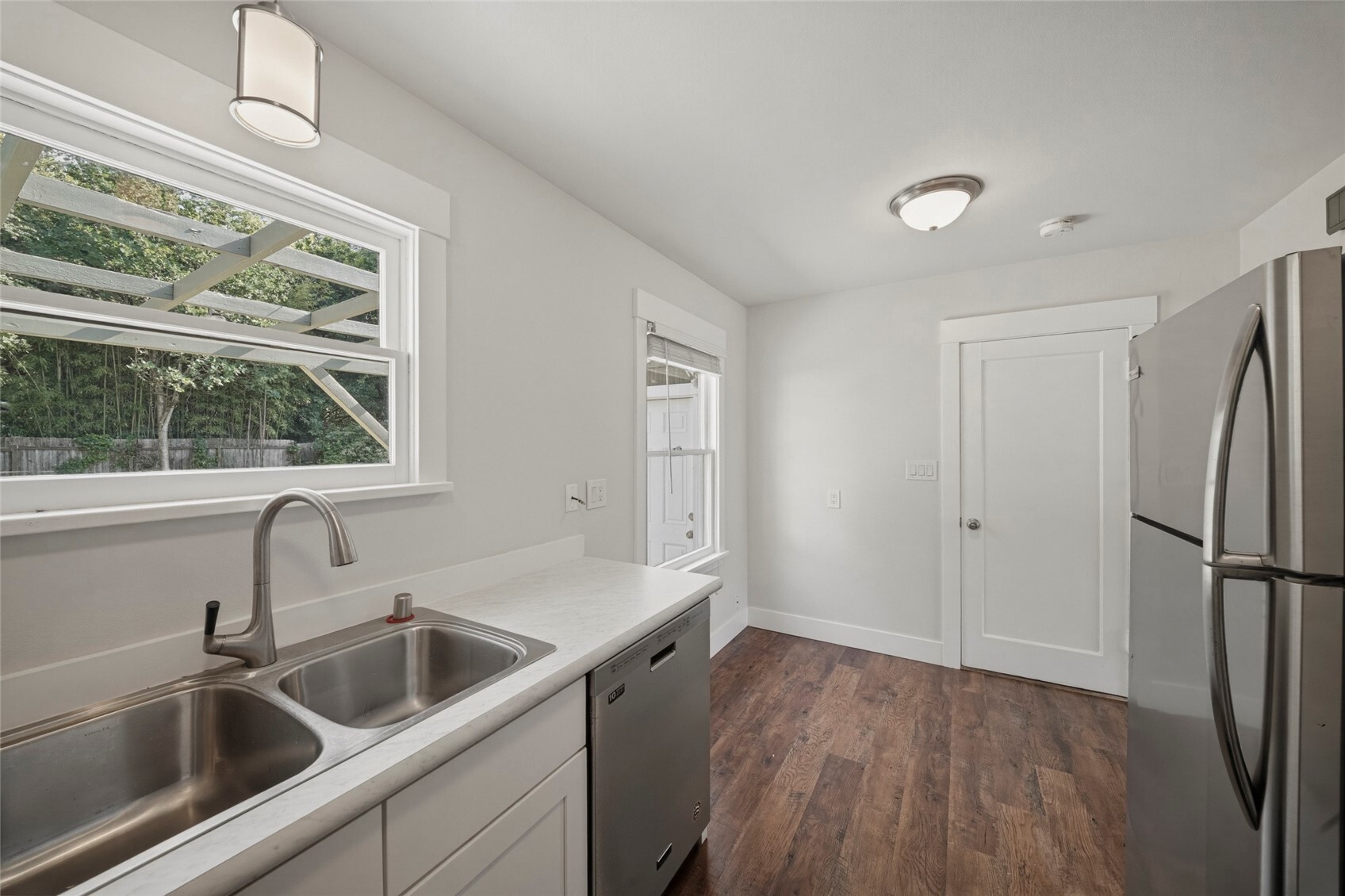 2110 Jackson Avenue Property Photo 9