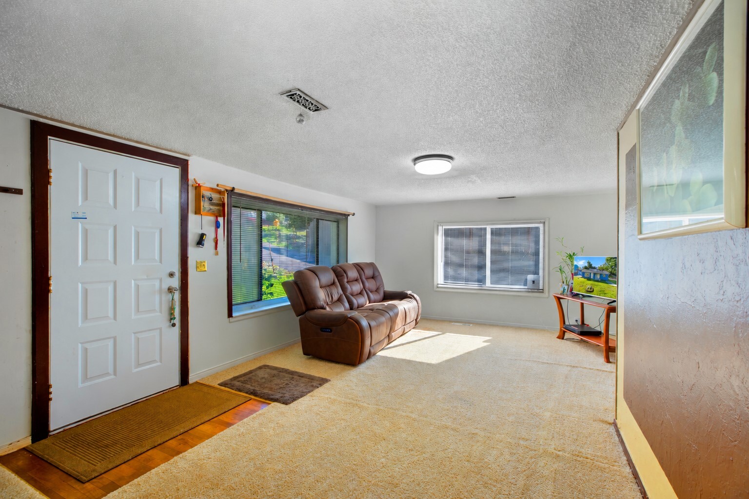 10433 1st Avenue Property Photo 4
