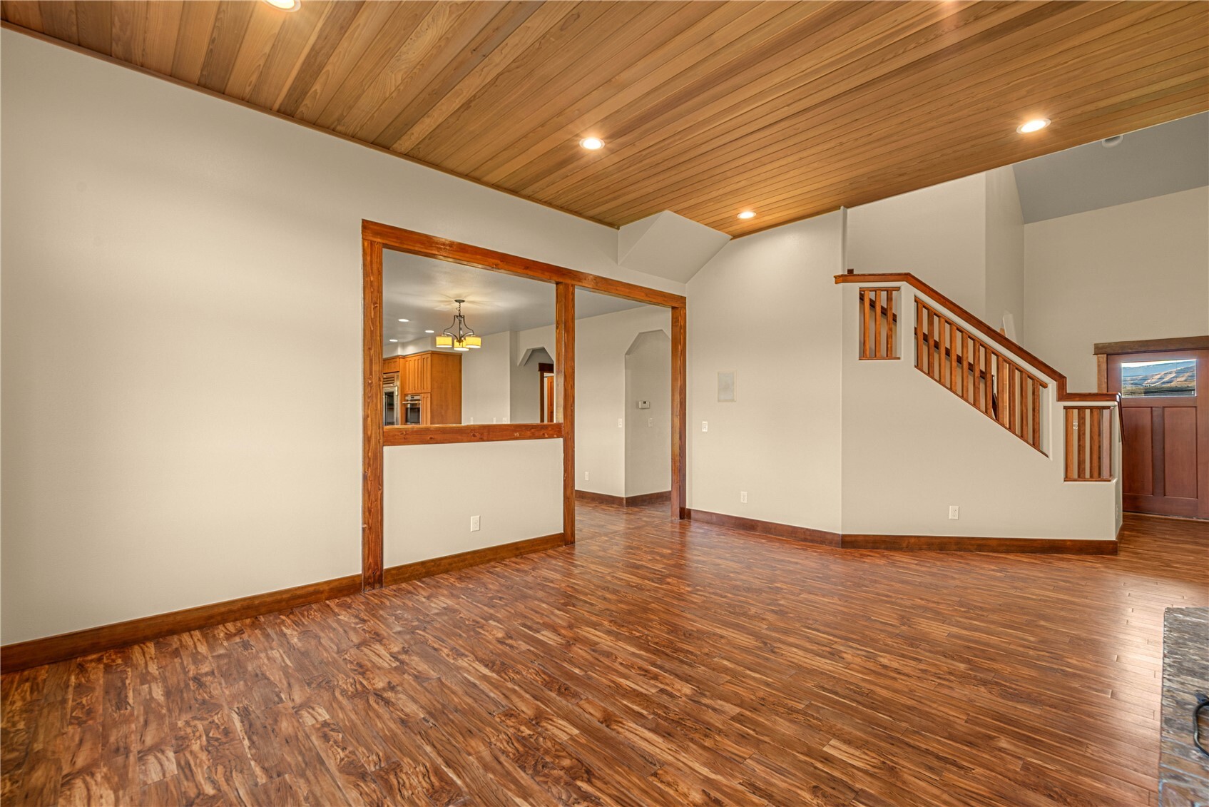 916 Easy Street Property Photo 10