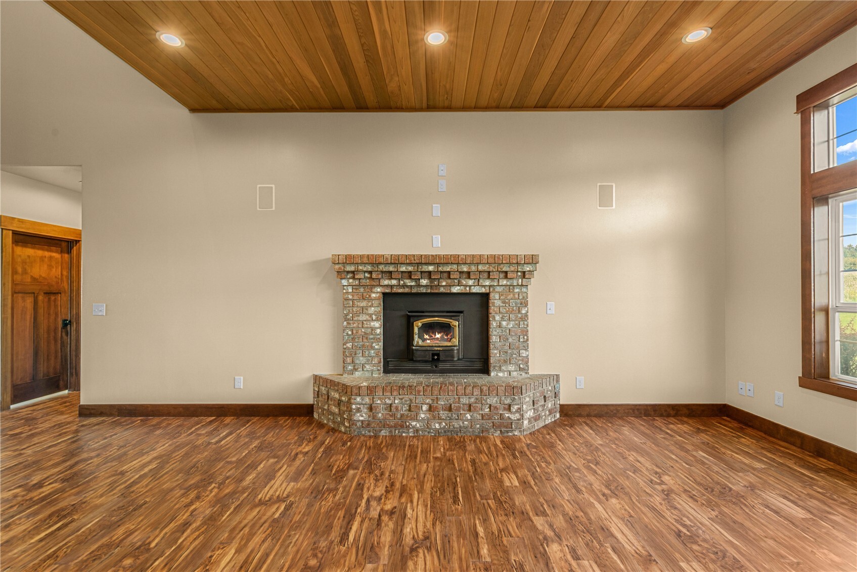 916 Easy Street Property Photo 11