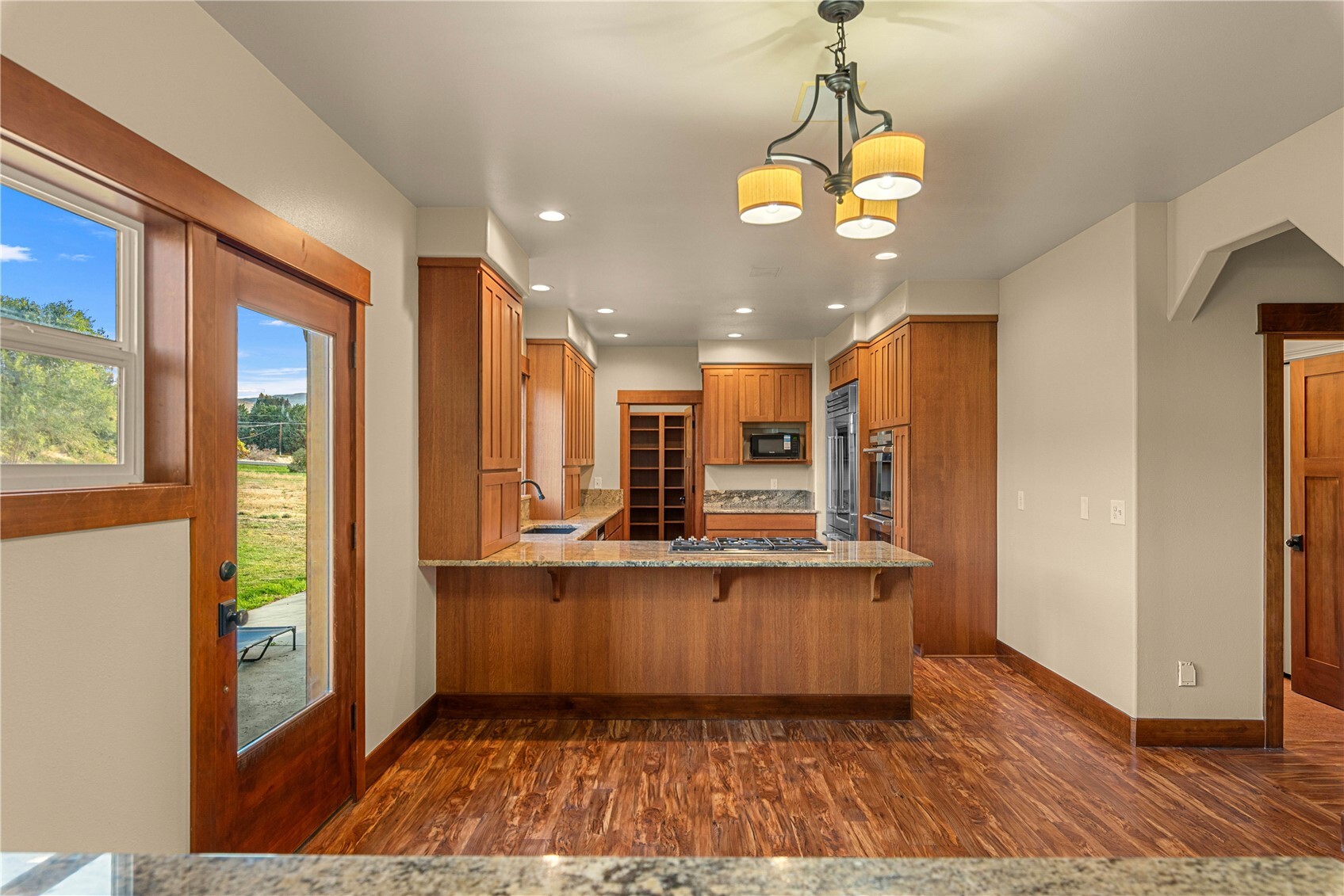 916 Easy Street Property Photo 14