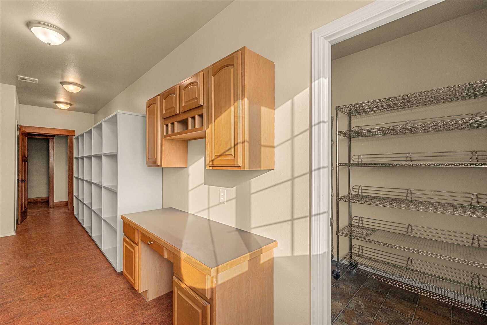 916 Easy Street Property Photo 20