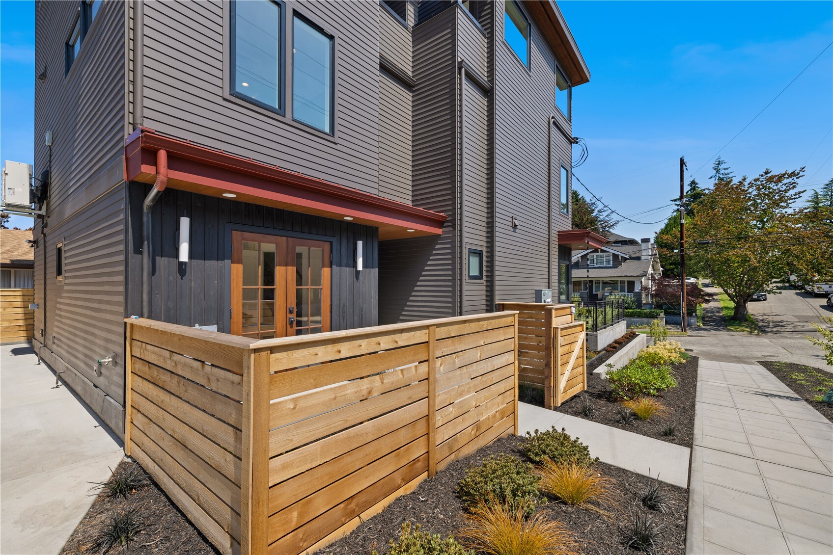 270 Fulton Street Property Photo 4