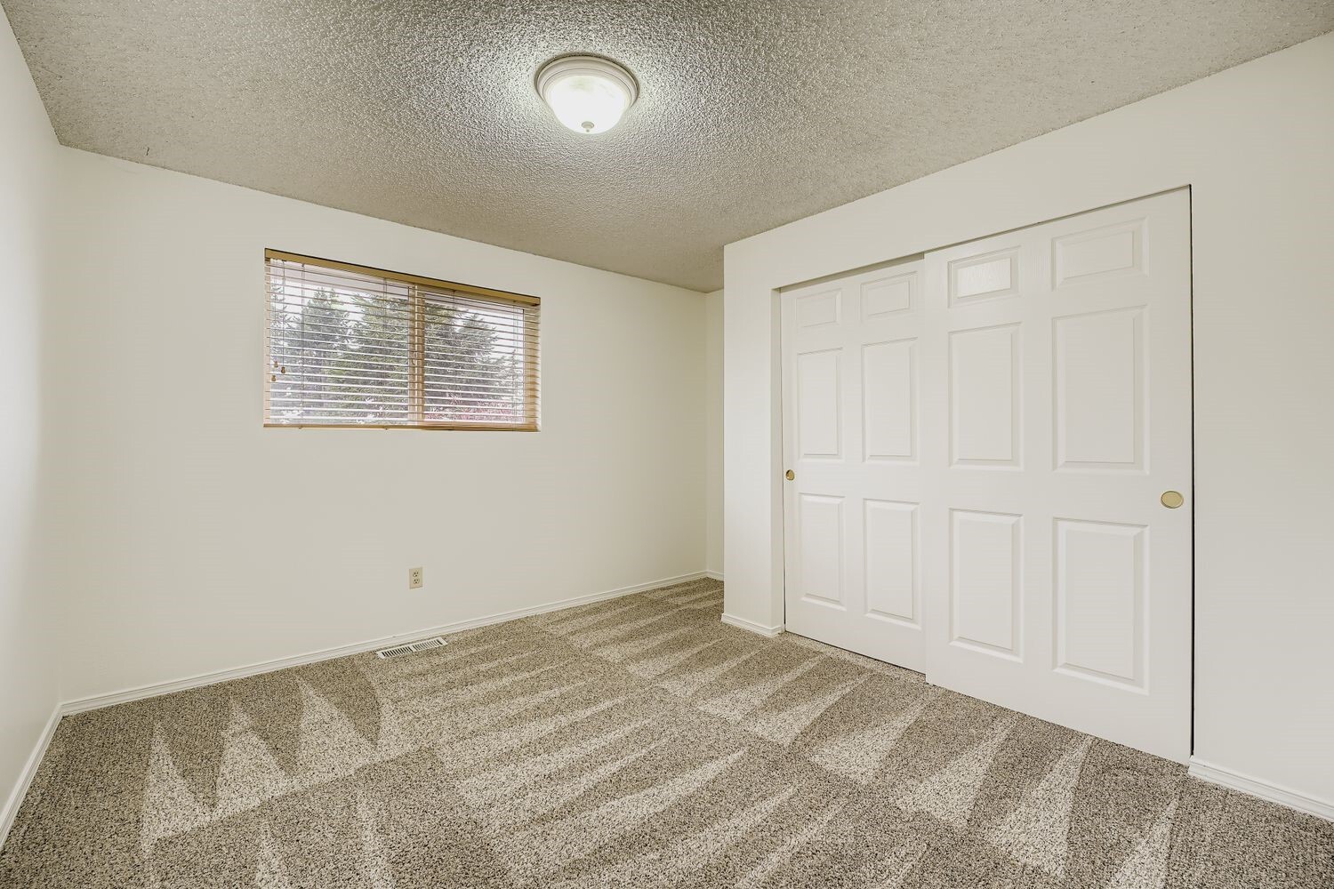 29933 3rd Ave Property Photo 11