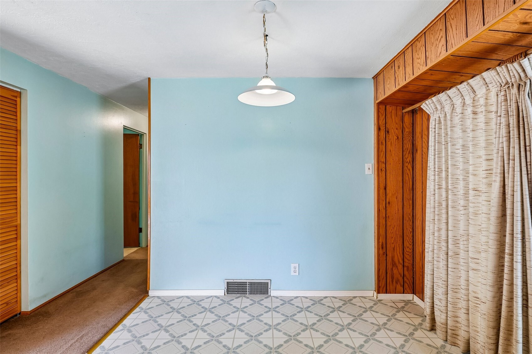 5117 243rd Street Property Photo 6