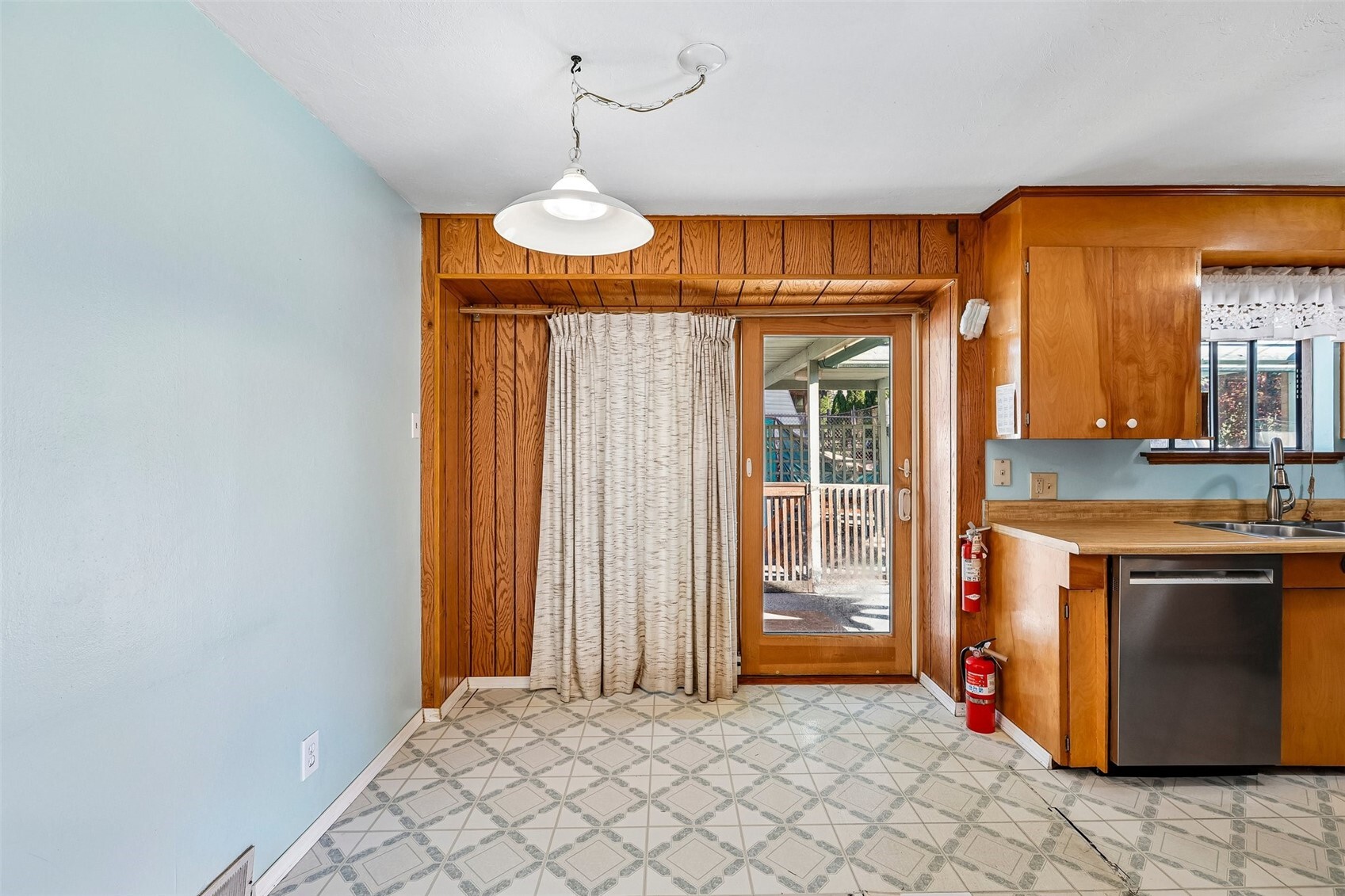 5117 243rd Street Property Photo 7