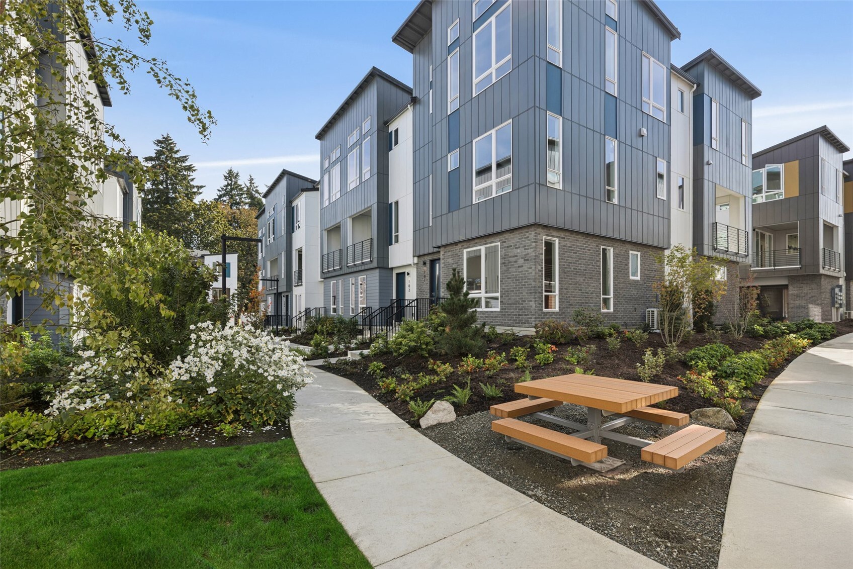 12255 138th Place 1703 Property Photo 1