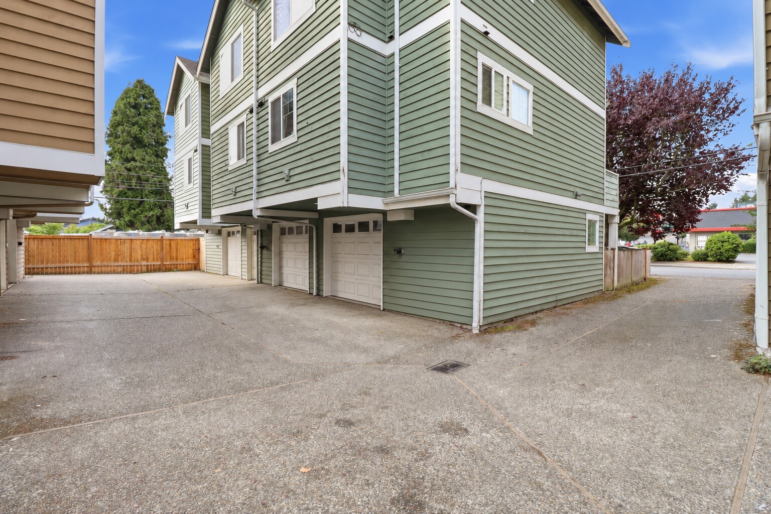 8504 Nesbit Avenue Property Photo 5