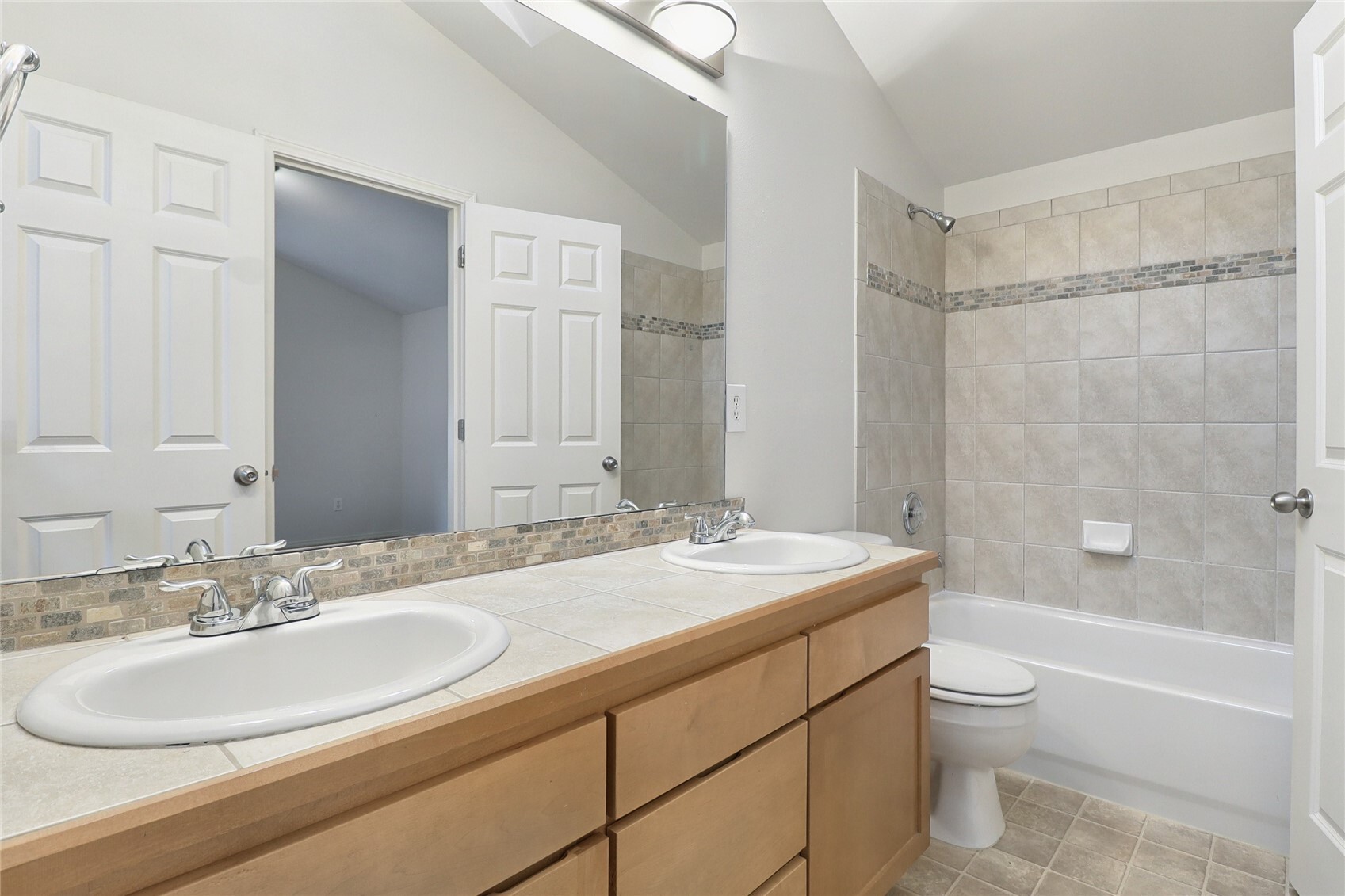 8504 Nesbit Avenue Property Photo 11