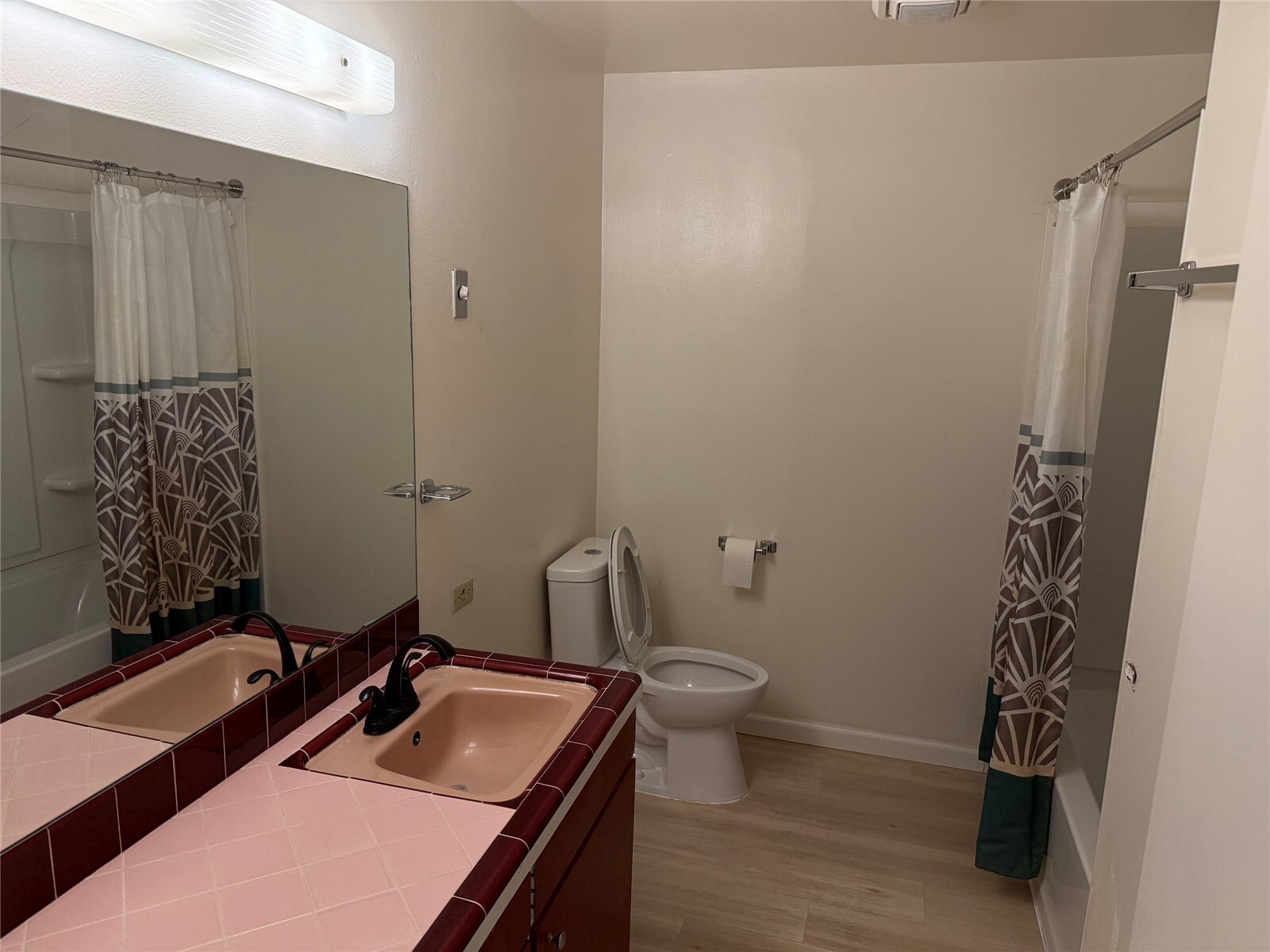 15109 Se Newport Way Property Photo 3