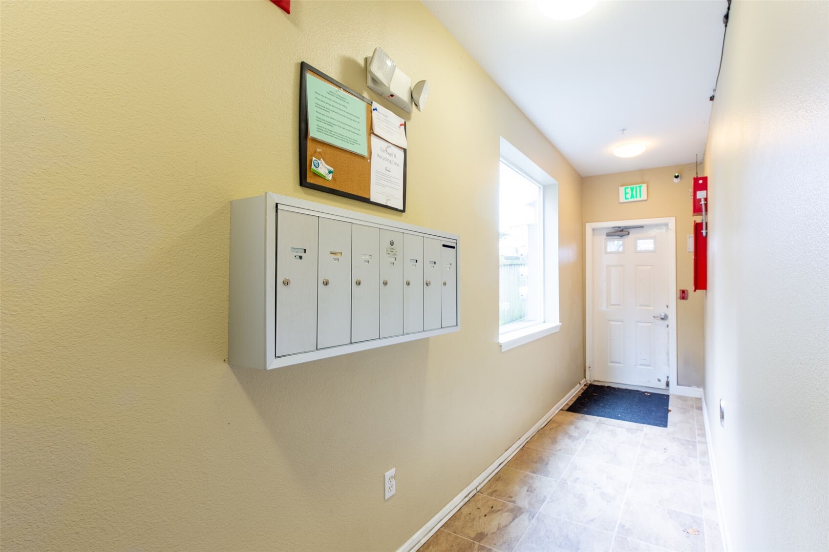 10511 Midvale Avenue 101 Property Photo 4