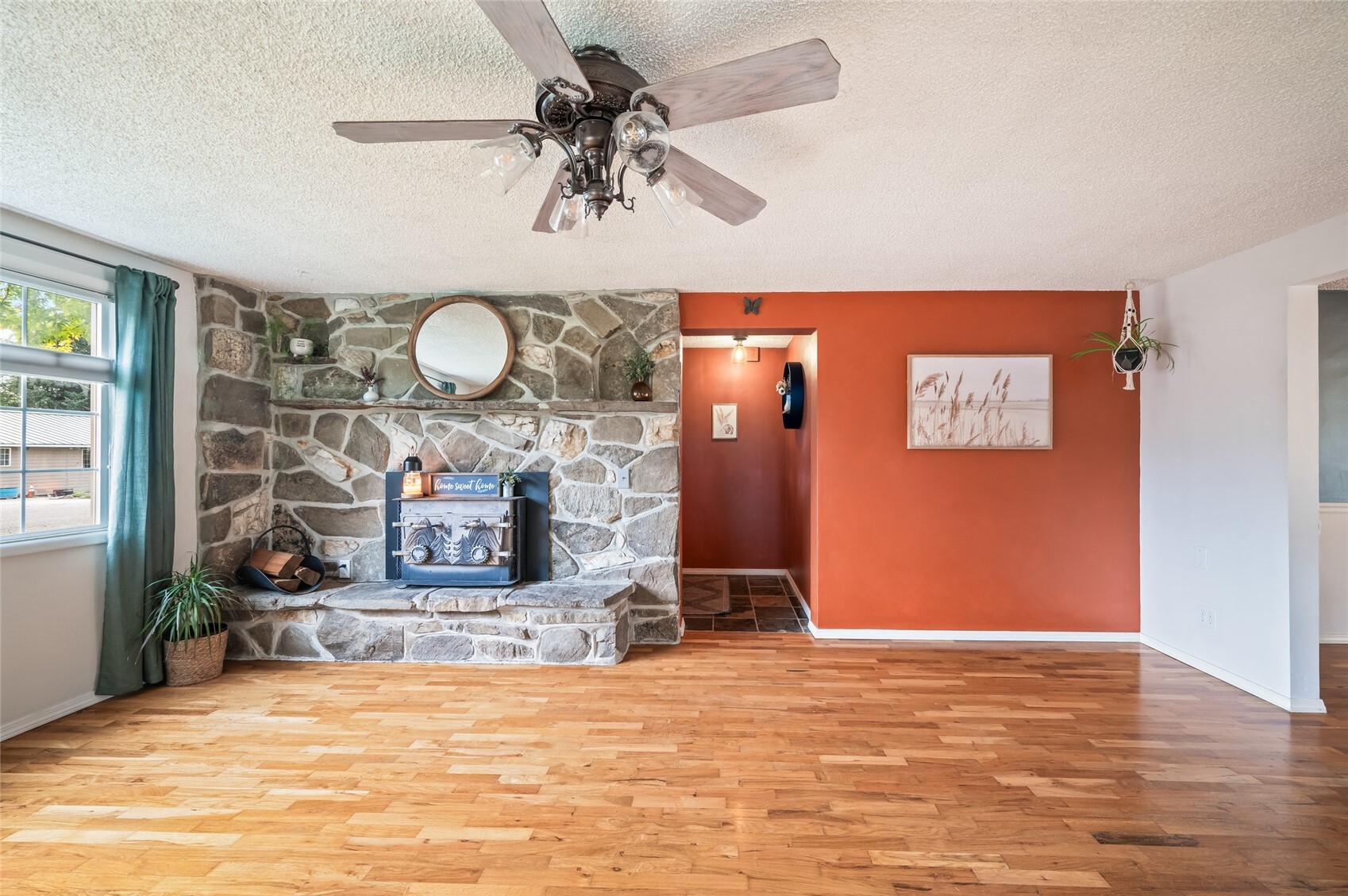 344 N Joseph Avenue Property Photo 9