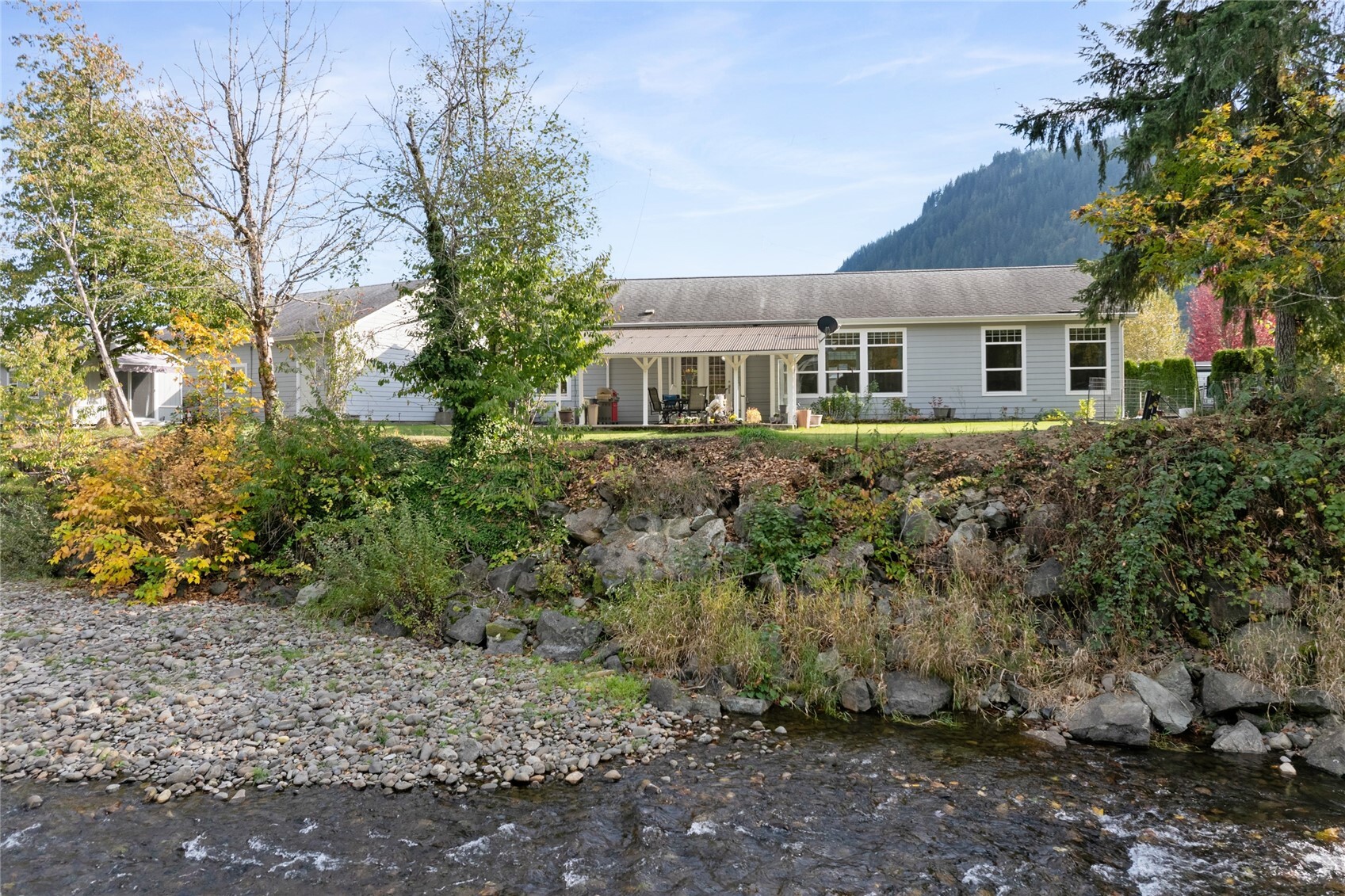 135 River Way Property Photo 4