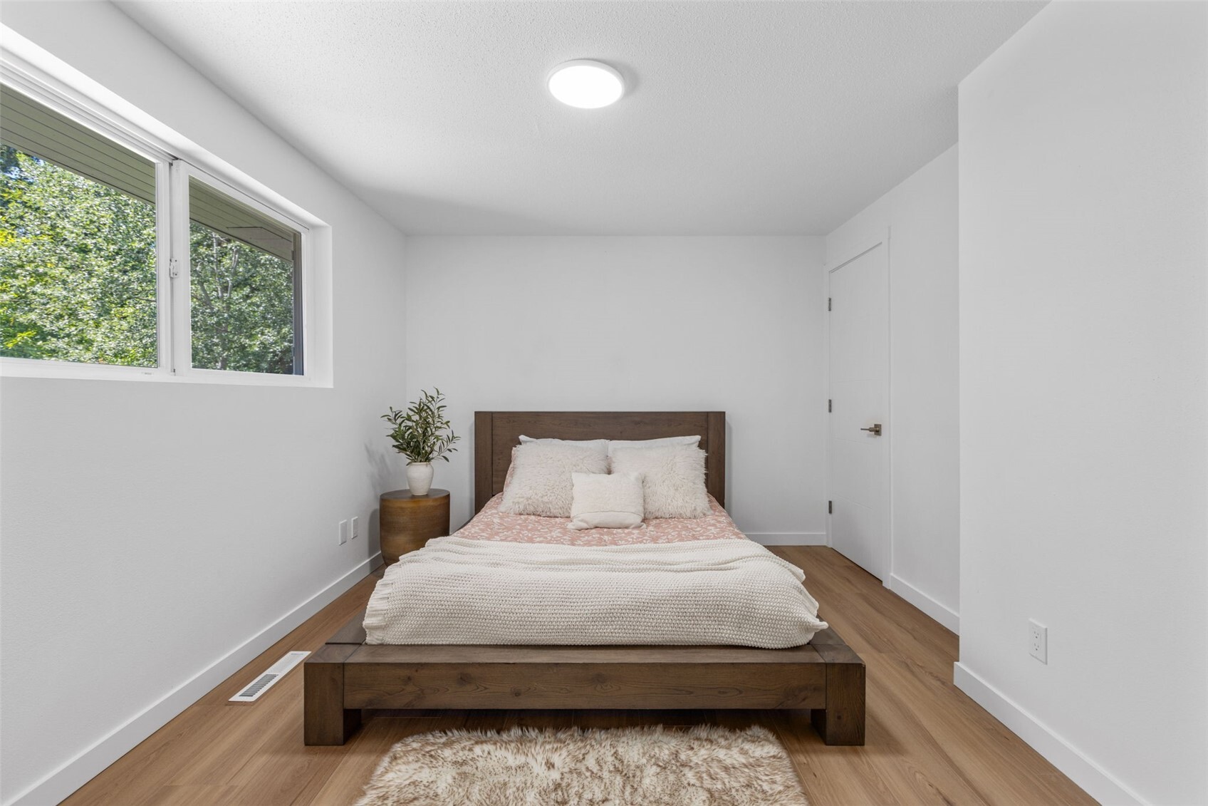 8712 Wildwood Avenue Property Photo 18