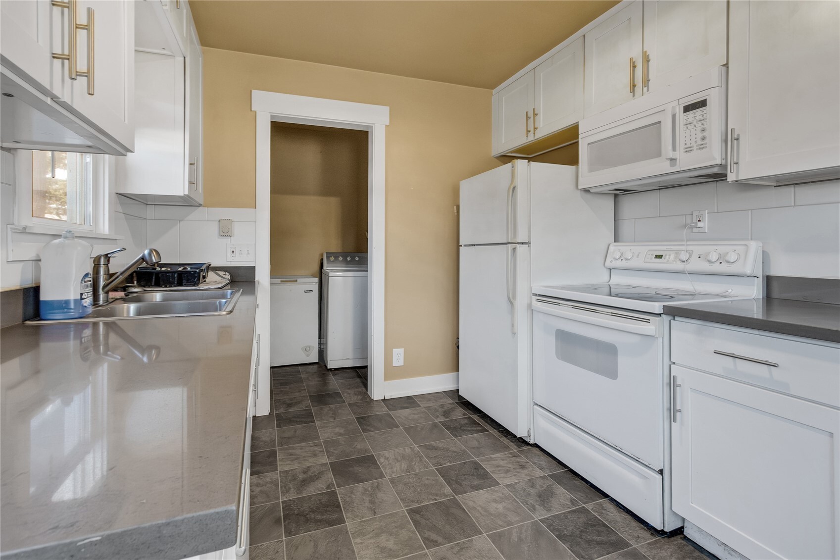 11251 Park Avenue Property Photo 10