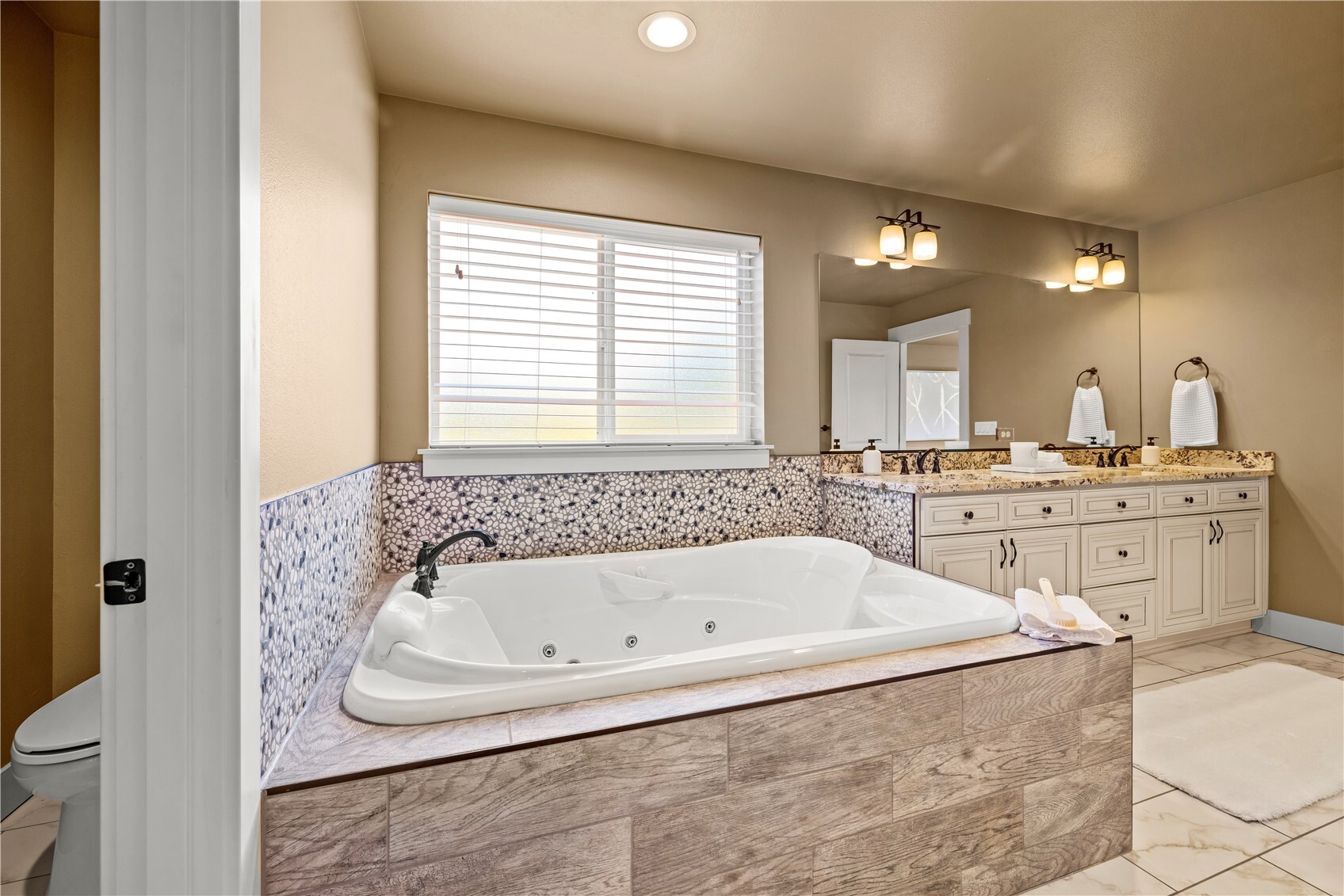 15221 50th Avenue Property Photo 27