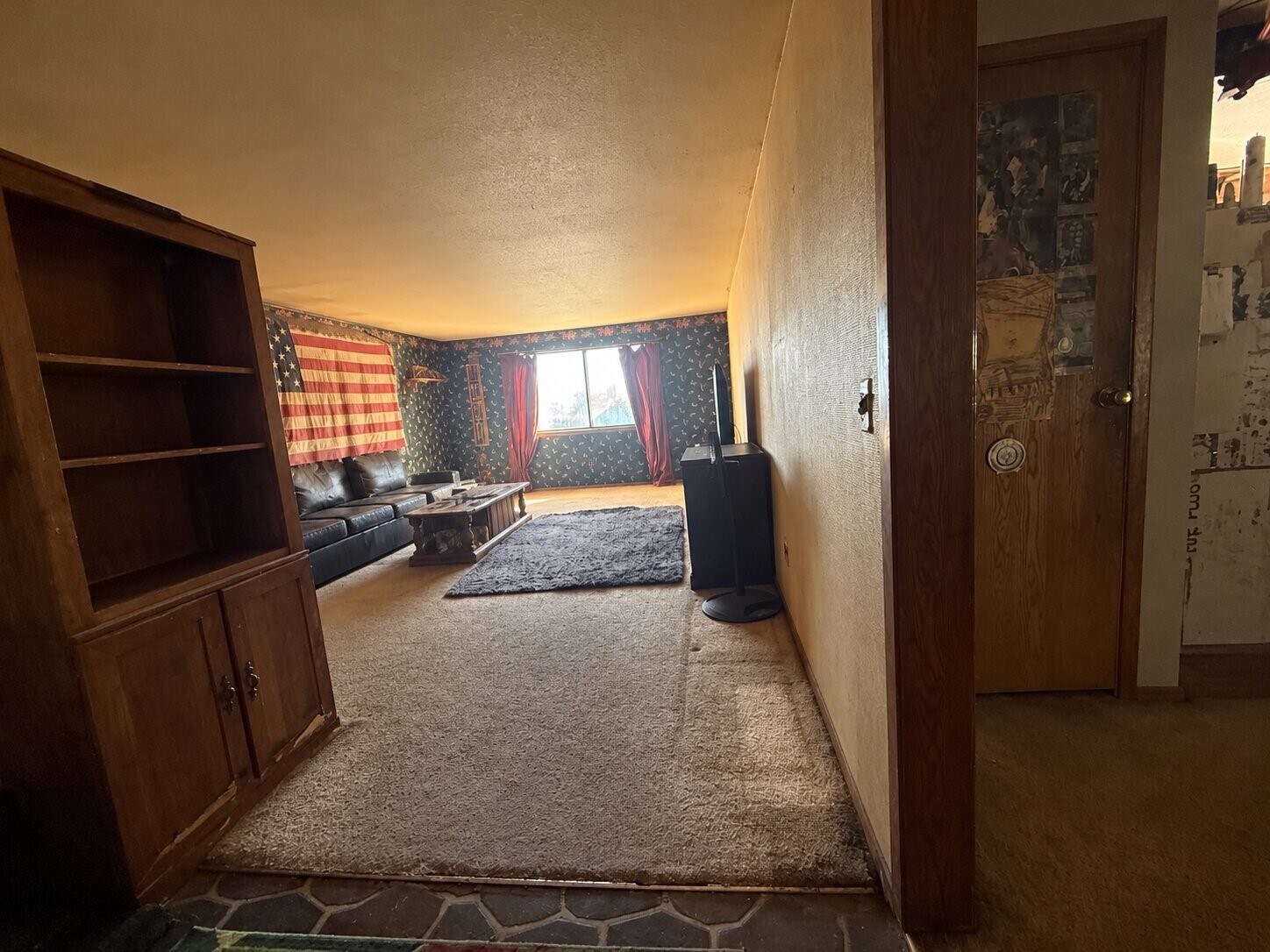 505 W Locust Street Property Photo 8
