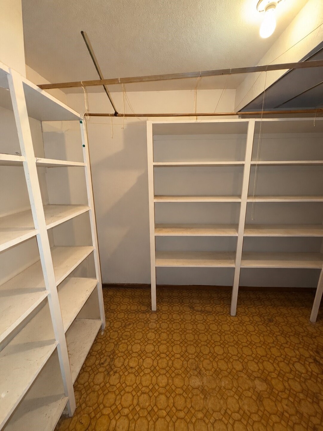 505 W Locust Street Property Photo 17