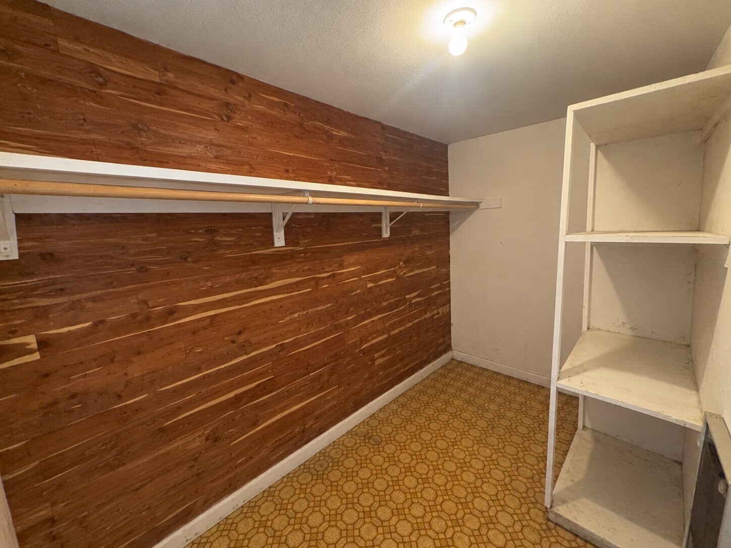 505 W Locust Street Property Photo 18