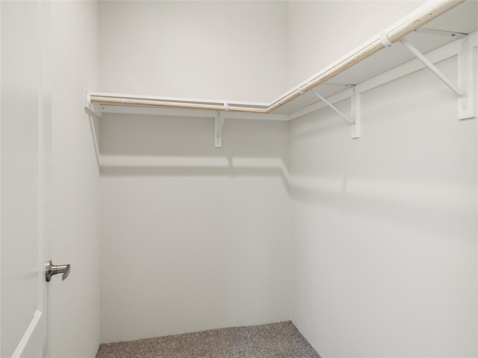 20 E Parkway Boulevard Property Photo 7