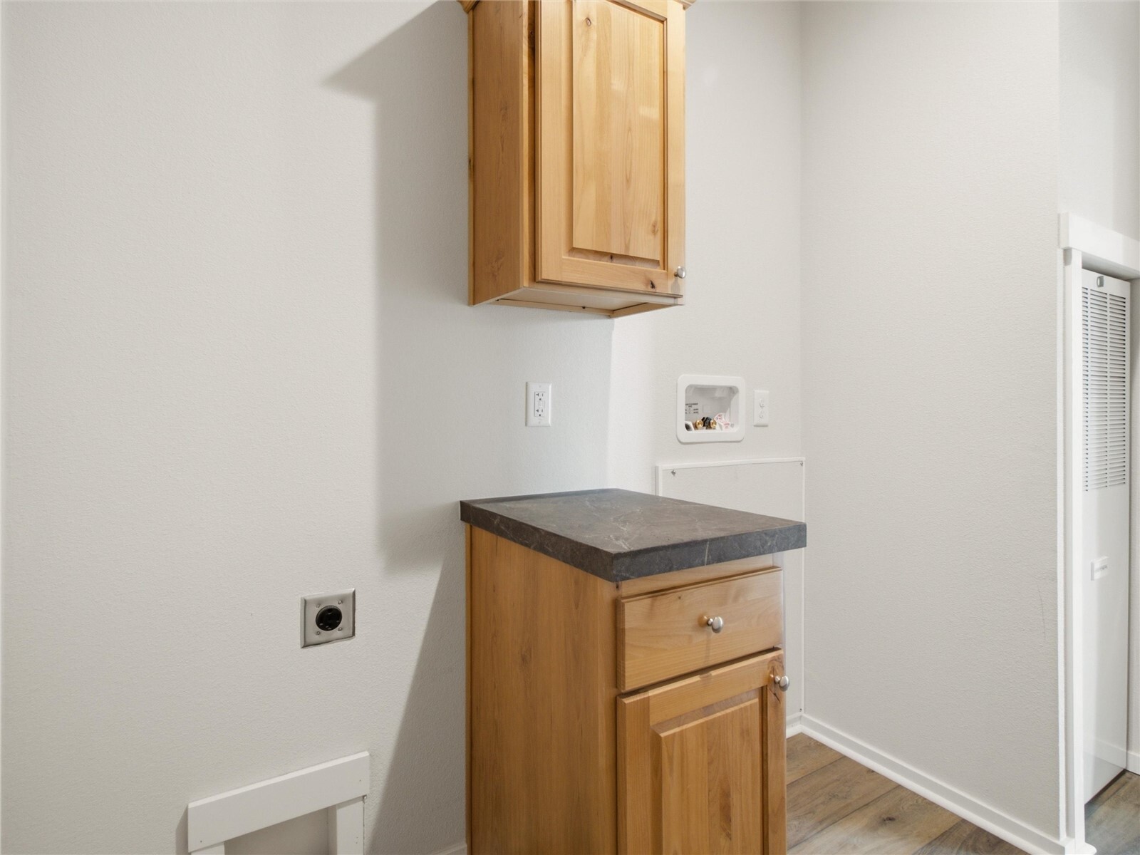 20 E Parkway Boulevard Property Photo 13