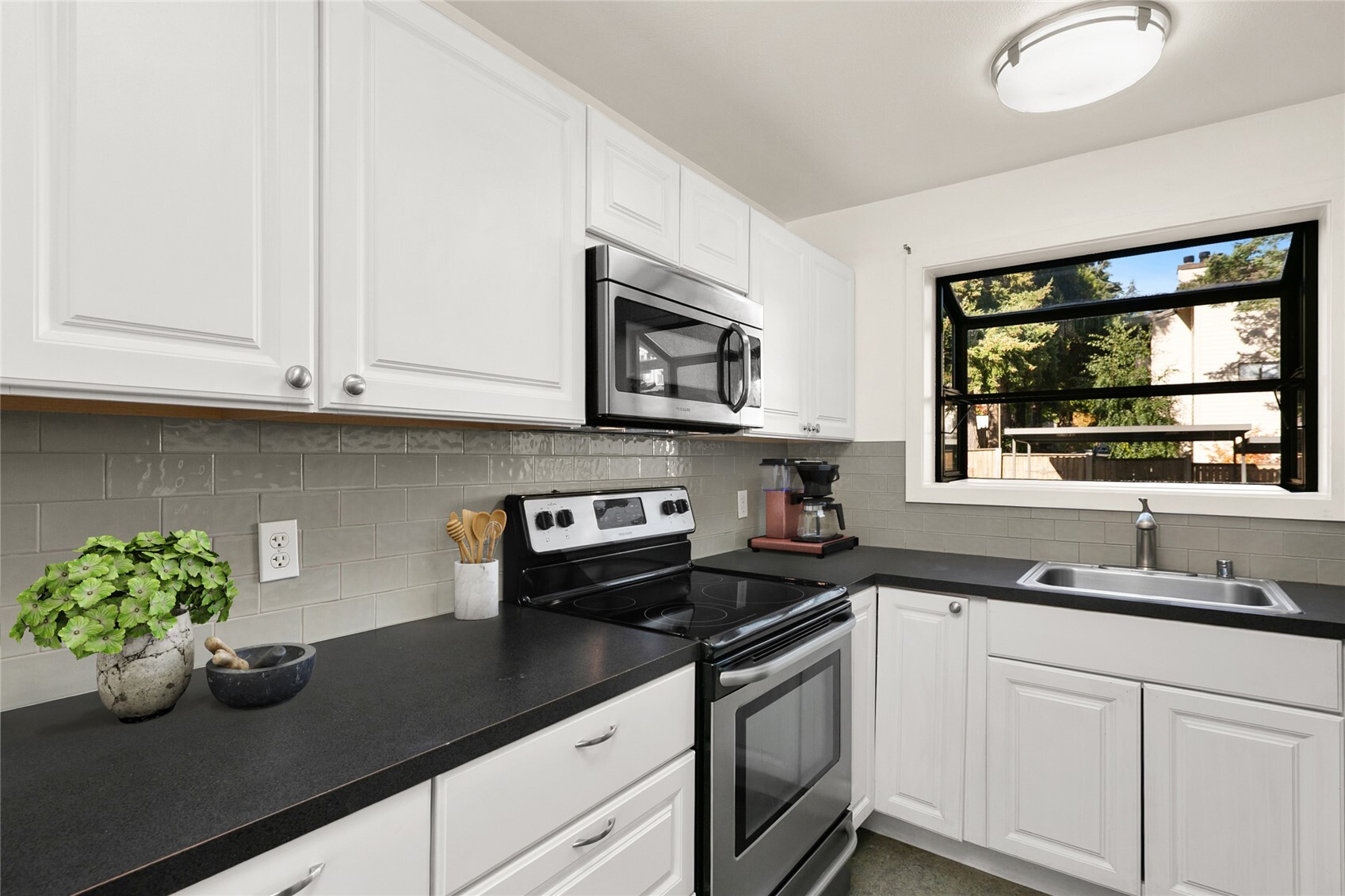 13307 15th Avenue C3 Property Photo 9