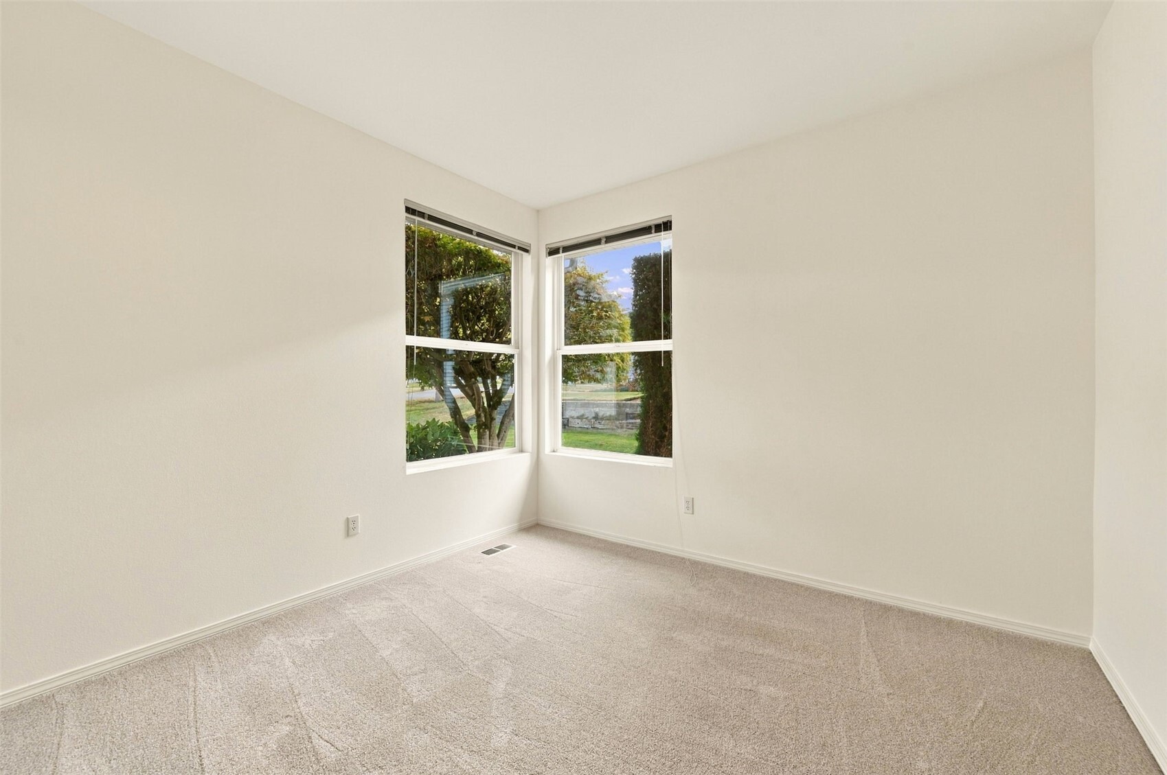 8909 70th Street Ct Property Photo 24