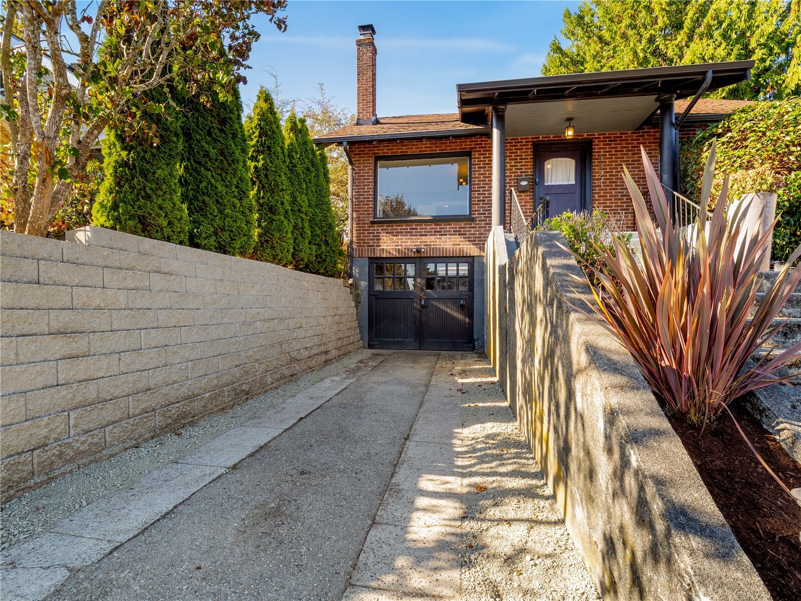 4624 N Huson Street Property Photo 2