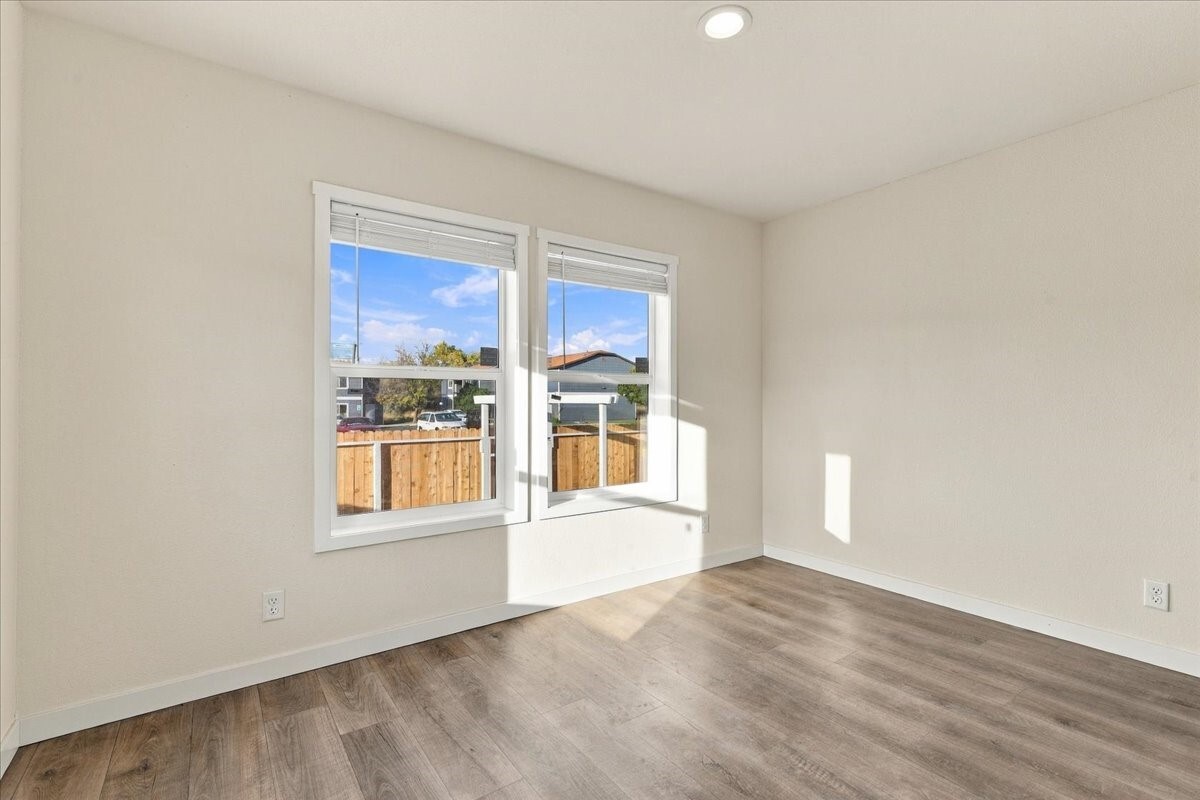 413 E Chelan Street Property Photo 5