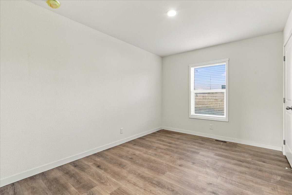413 E Chelan Street Property Photo 9