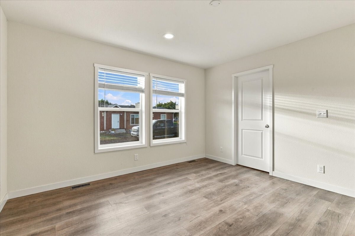 413 E Chelan Street Property Photo 15