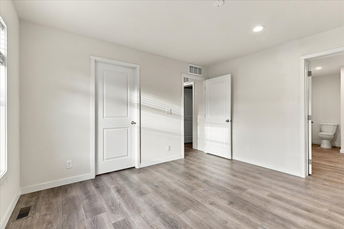 413 E Chelan Street Property Photo 16