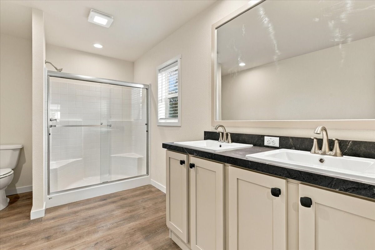 413 E Chelan Street Property Photo 19