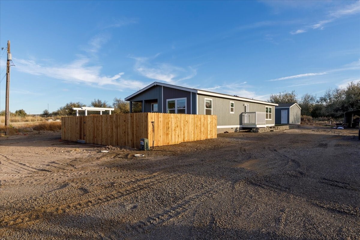 413 E Chelan Street Property Photo 24