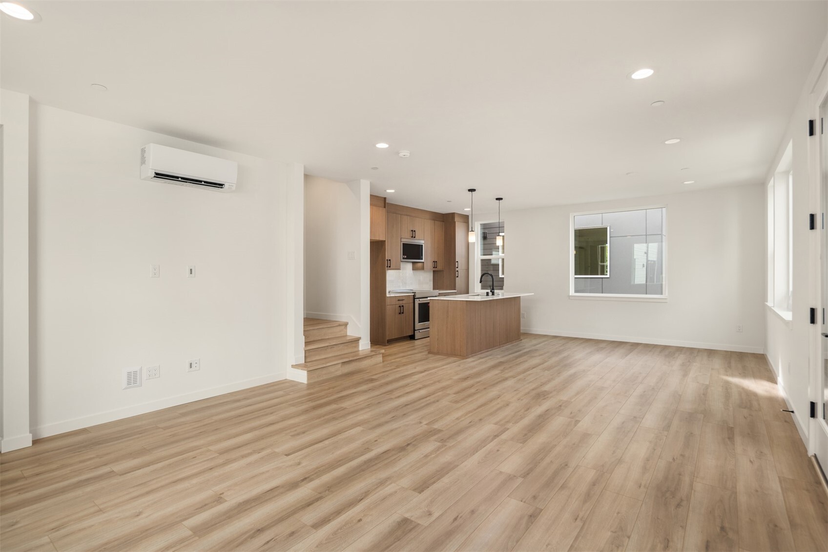 723 15th Avenue A Property Photo 8