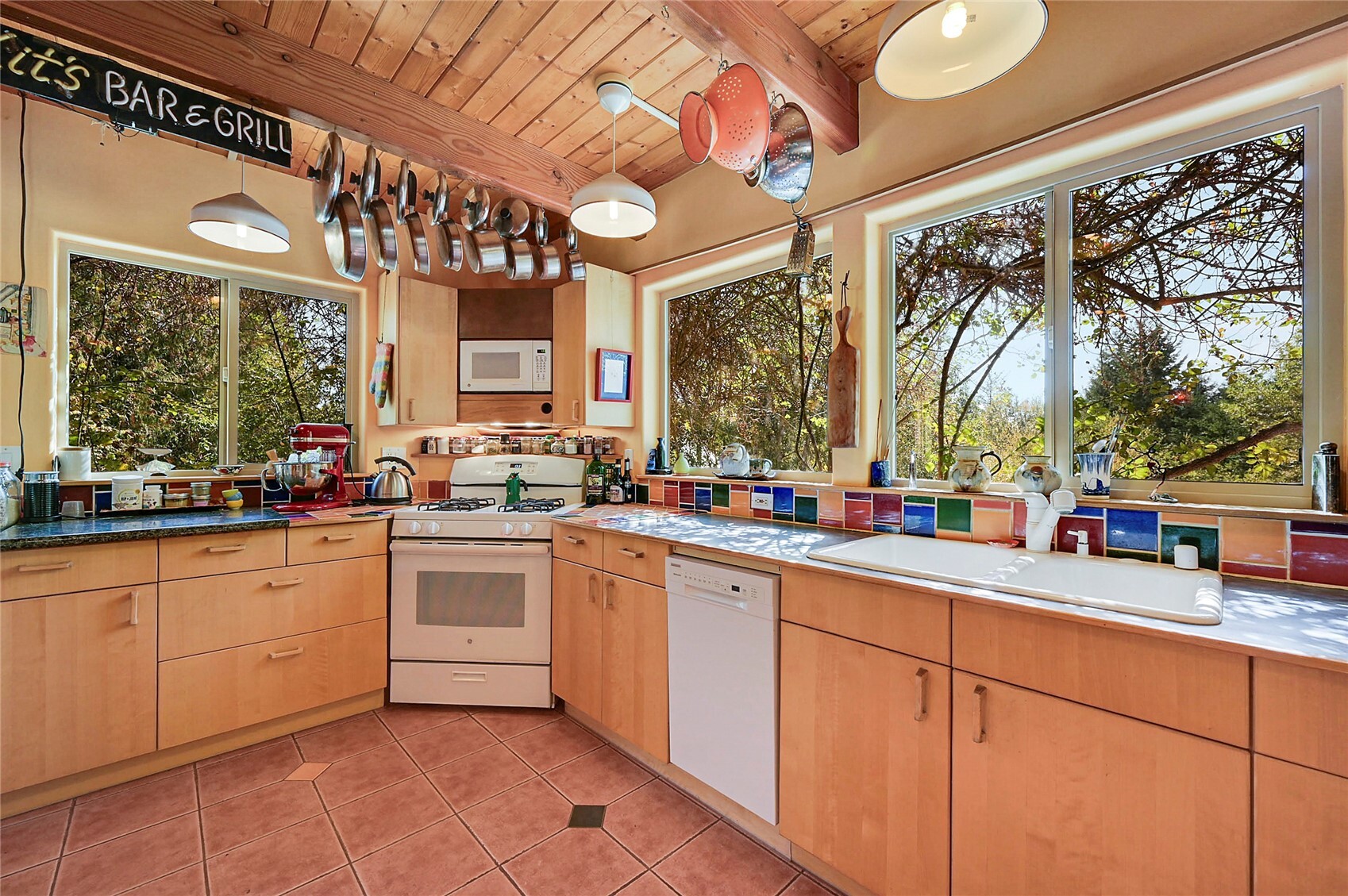 1673 Woodland Drive Property Photo 7
